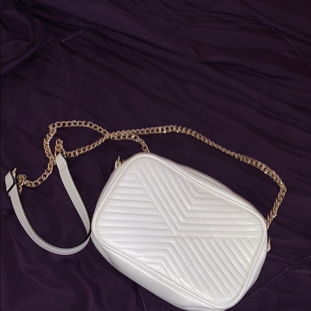 White gold chain crossbody